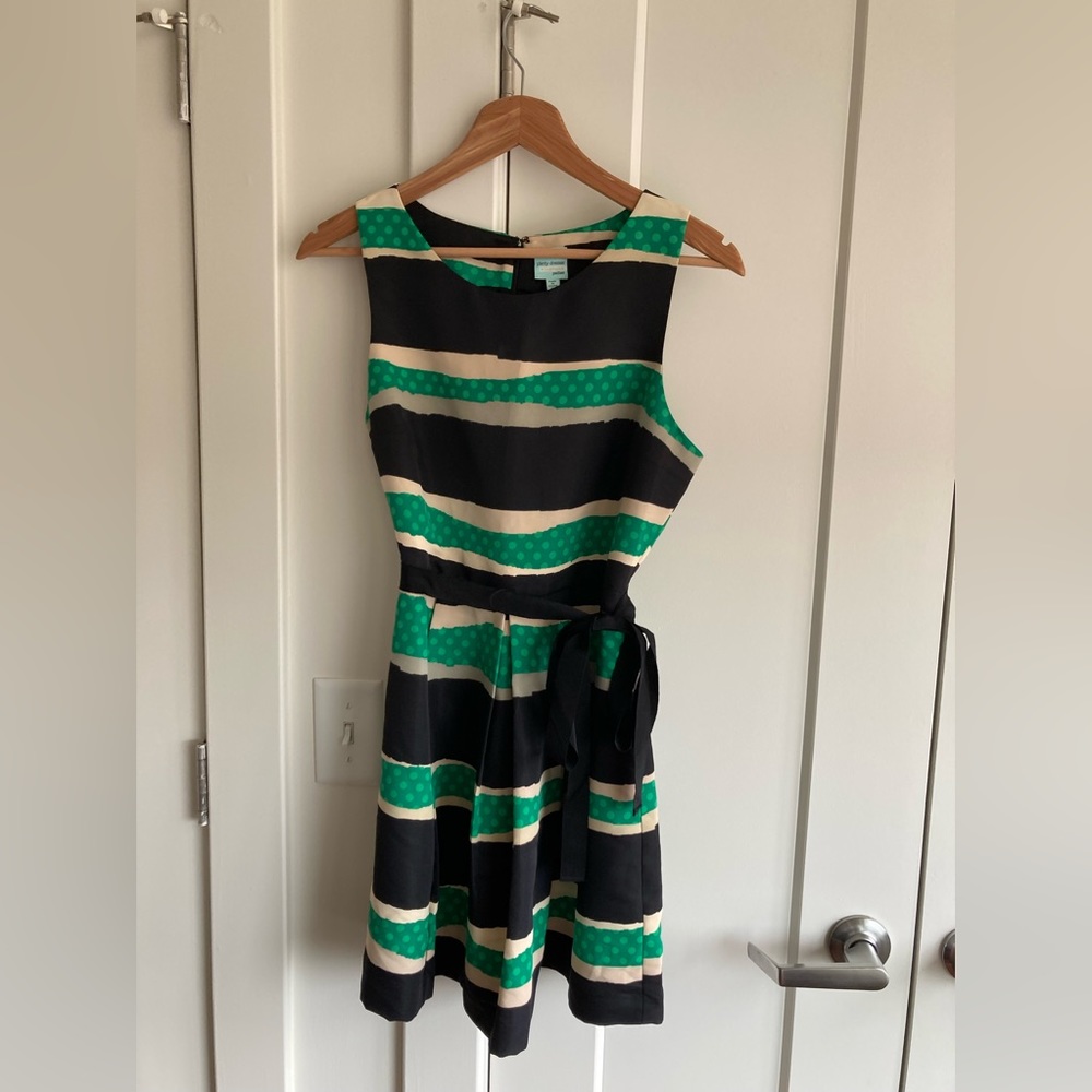 PERFECT FOR SUMMER! Comfy and cute party dress by Tracy Reese